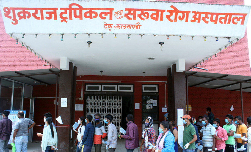 टेकु अस्पतालमा कोरोना संक्रमितको चाप बढ्न थाल्यो
