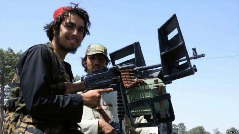 कसरी पुग्यो यति धेरै तालिबानको हातमा अमेरिकी हतियार