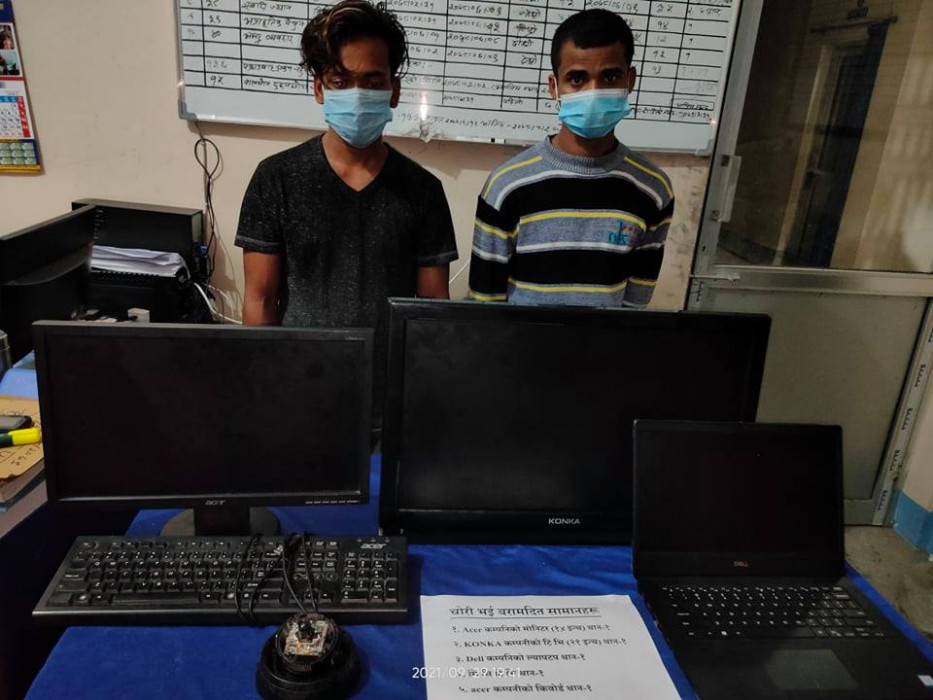 बैङ्क चोरी आरोपमा दुई पक्राउ