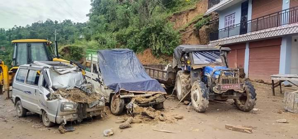 बर्षाको बितण्डा : १११ को मृत्यु ३७ जना बेपत्ता