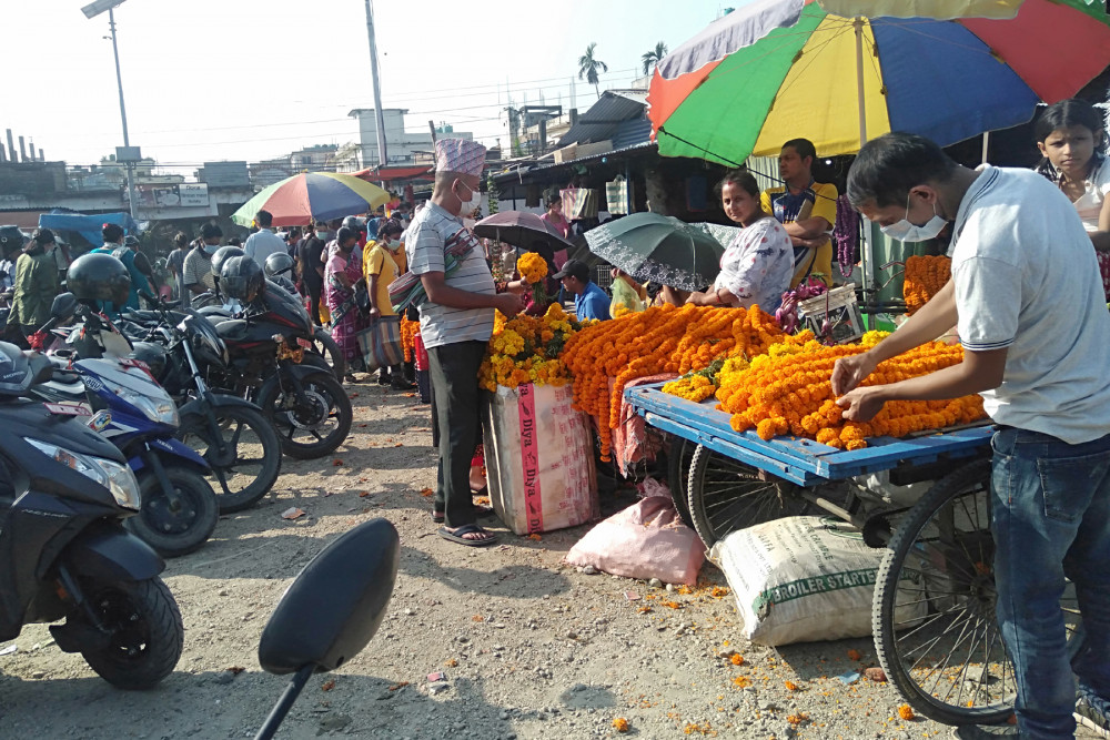 भिडभाड बजार, फूलमा भारतकै भर