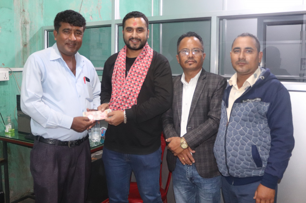 जन्मोत्सवको अवसरमा पत्रकार ढकालद्वारा सहयोग प्रदान