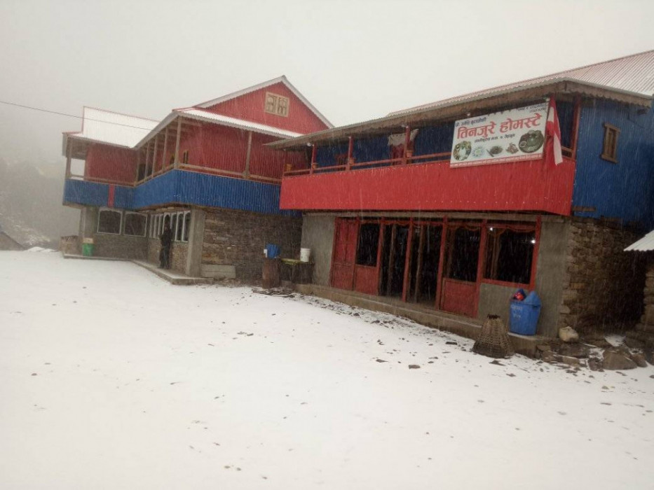 तेह्रथुम र संखुवासभाको उच्च पहाडी क्षेत्रमा हिमपातका कारण जनजीवन कष्टकर