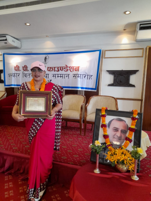 प्रदेश १ बाट उत्कृष्ट शिक्षकको रुपमा चापागाईँ पुरस्कृत