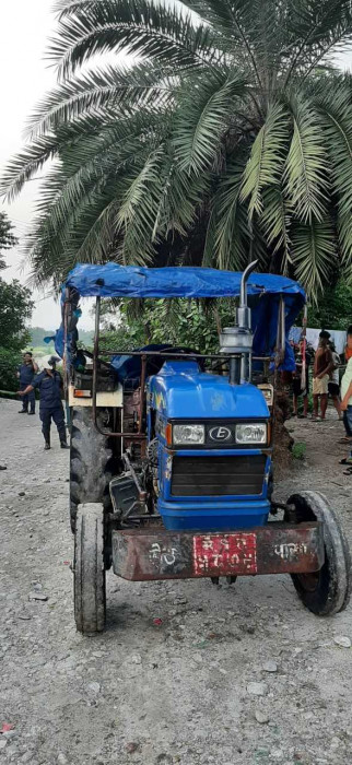रोकिएन नदि दोहन, तीन वटा ट्याक्टर नियन्त्रण
