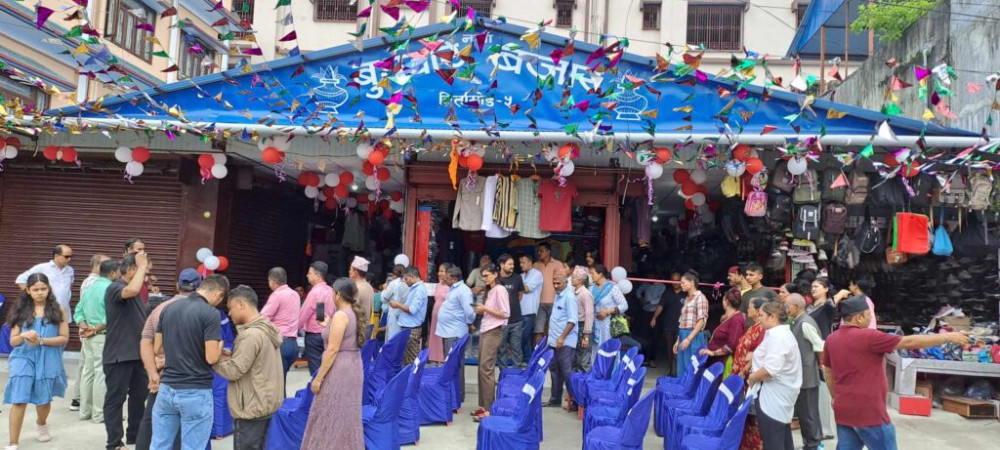 बिस्थापित व्यवसायीले निर्माण गरे ‘नयाँ बुधबारे बजार’