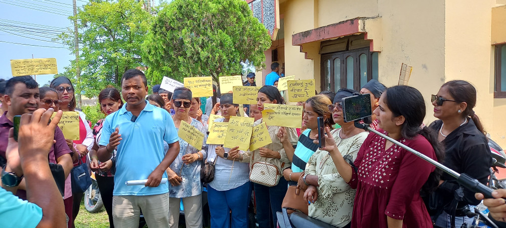 स्वास्थ्य बीमाका दर्ता सहयोगी आन्दोलित