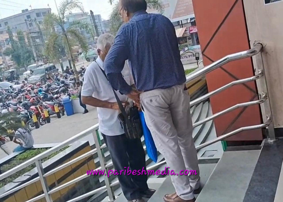 घुस लिँदालिँदै बुद्धशान्ति २ का वडाध्यक्ष ओली पक्राउ