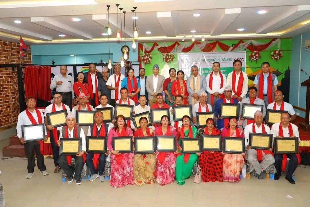 झापा जिल्ला सहकारी संघको नयाँ समितिले लियो सपथ