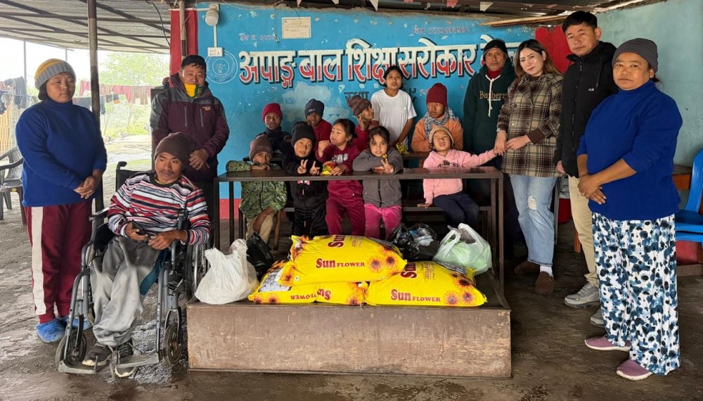 एक्स थ्री बक्सिङ क्लबद्वारा अपाङ्ग बाल शिक्षा सरोकार केन्द्रलाई सहयोग