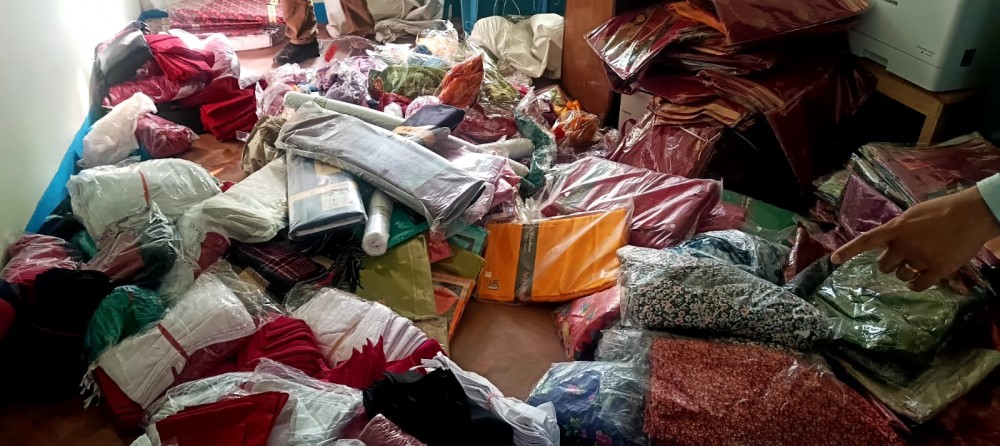 एक्सनमा झापा प्रहरी, एकै दिन लाखौंको अवैध सामान बरामद