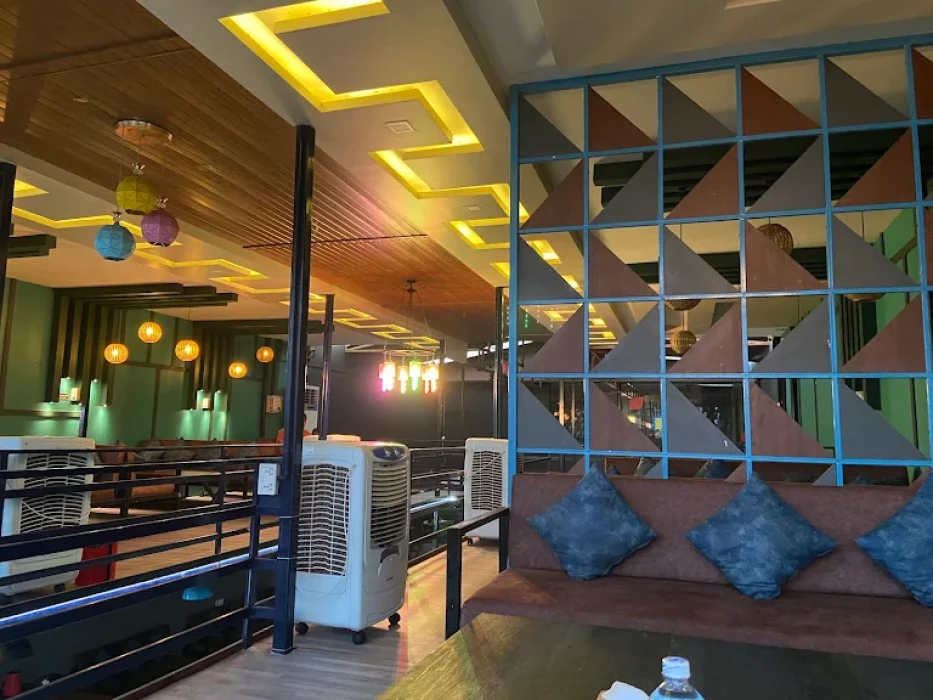 बिर्तामोडको गन्तव्य डान्सबारमा झगडा हुँदा दुई जना घाइते