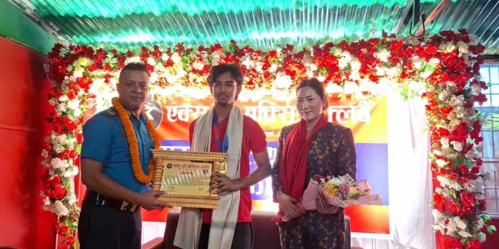 एक्स थ्रीद्वारा गोल्ड मेडलिस्ट खेलाडी मल्ल सम्मानित