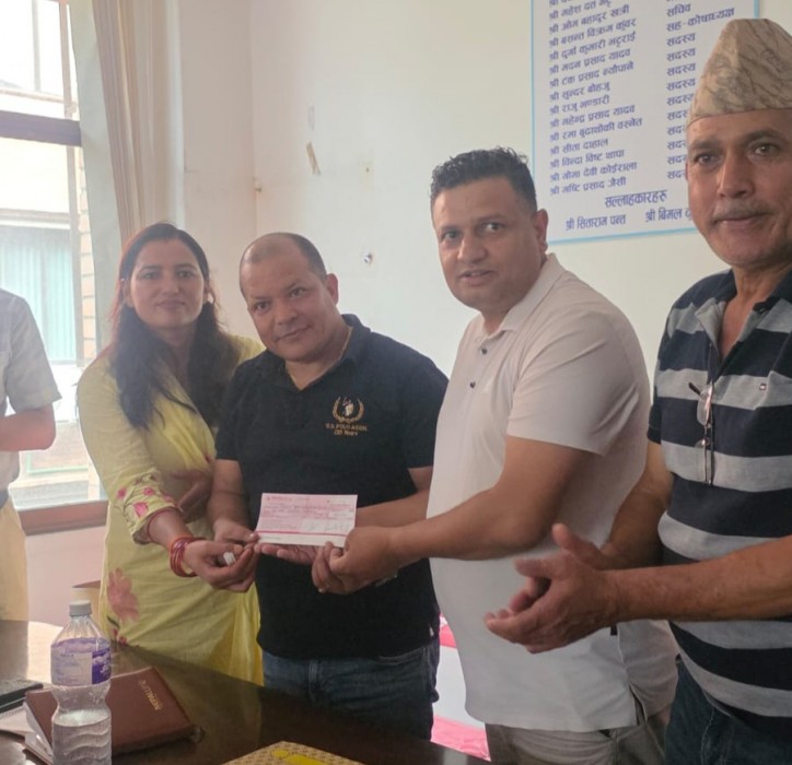 पेशागत बीमा अभिकर्ता संघ हिमालयन बिमकद्वारा बाढी पीडितलाई सहयोग